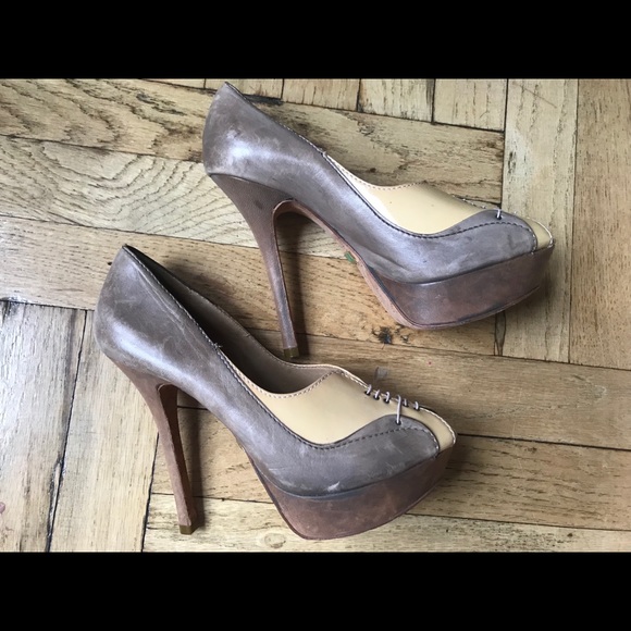 EUC L.A.M.B. women’s size 7M nude platform heels - Picture 3 of 7